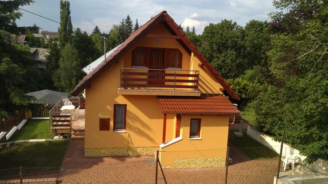 Treasure Deluxe House Apartamento Miskolc Exterior foto